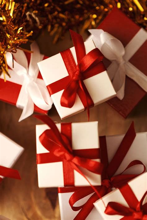 From birthdays to special occasions to christmas, show them you care with a memorable present. 21 Simple & Memorable DIY Christmas Gifts Anyone Would Be ...