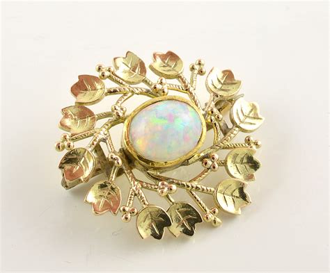 9ct Gold Circular Opal Brooch