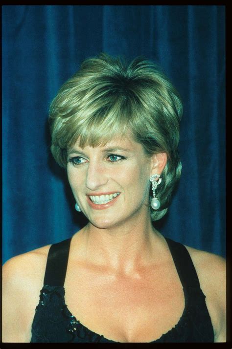 Diana, princess of wales), урождённая диана фрэнсис спенсер (англ. A Brief Biography of Princess Diana