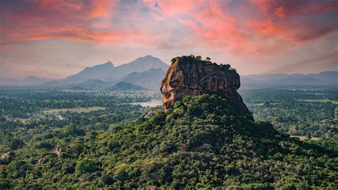 This Hike Offers Stunning Views Of The Sri Lankan Jungle Explore