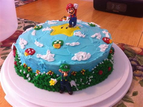 This was my first attempt at 'proper' cake decorating. My Homemade Mario Cake | Mario birthday cake, Mario cake ...