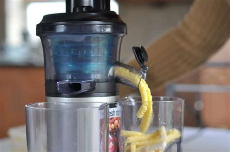 Powerful slow juicer preserves nutrients from fruits and vegetables. The Slow Juicer from Panasonic | Girl Eats World