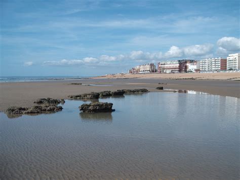 Bexhill Beach Low Tide Looking Towards Cooden Beach Uk Beaches