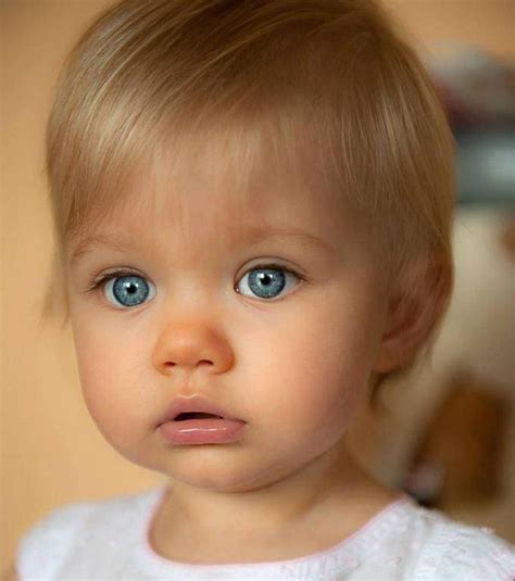 Les 17 Plus Beaux Bébés Du Monde Beaux Bébés So Cute Baby Petit