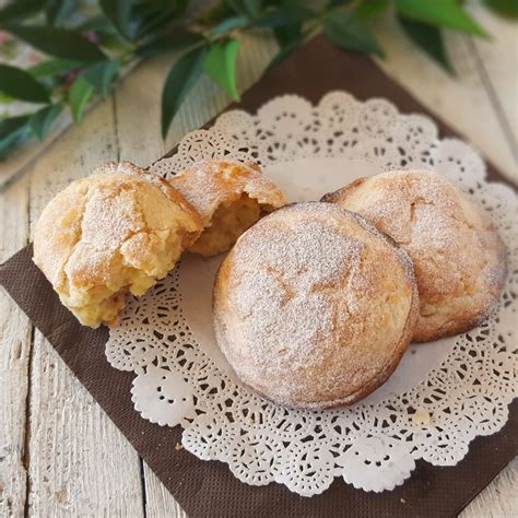 Con le sfogliatelle ricce velocissime non aspettatevi la sfogliatella della pasticceria ma avrete comunque un buonissimo dolcino. Sfogliatelle frolle napoletane ricetta Maestro Scaturchio ...