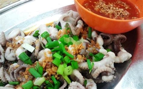 You may choose to flood your glorious steamed rice noodle rolls with mushroom sauce, sweet sauce or curry sauce, in your. 20 Delicious Street Food In Ipoh You Die Die Must Try ...