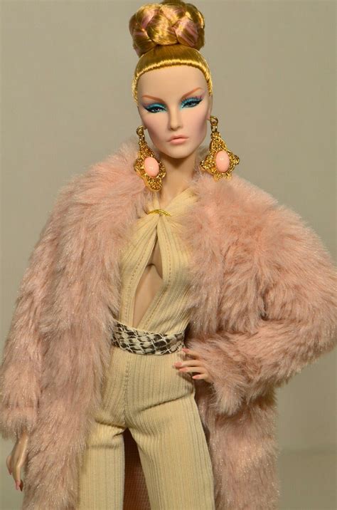 Pin By Guillerm On Poupées Mannequins Fashion Barbie Fashion Fashion Dolls