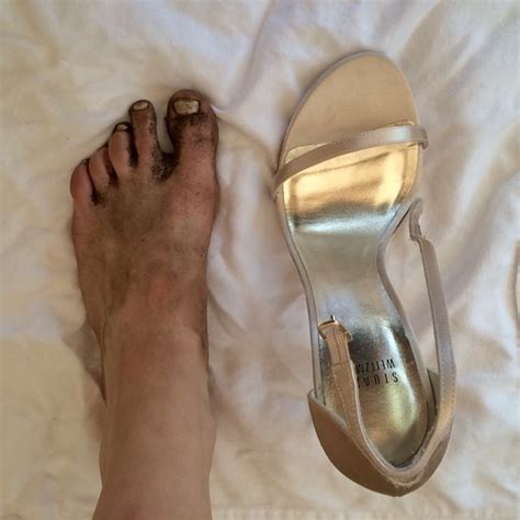 Alison Pills Feet