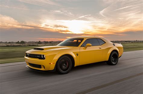 Hennessey dodge challenger demon runs quarter mile in 9.14 seconds