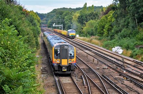 Passing Trains South Western Railway 450074 And 450560 R Flickr