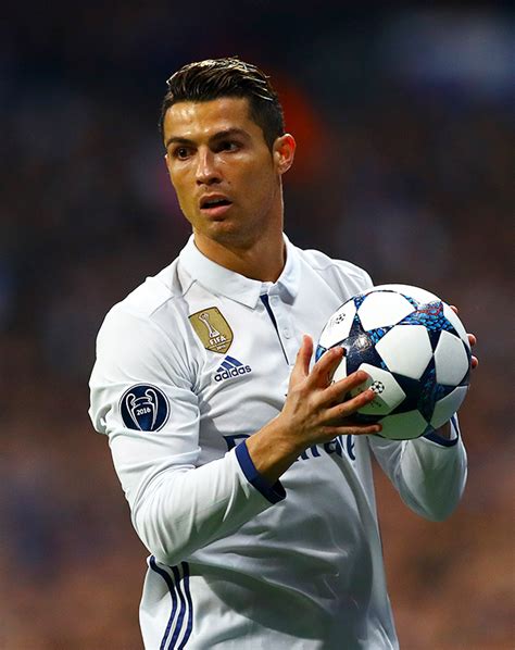 20th of october of 2018 marked the day that cristiano ronaldo reached another landmark. PICS Cristiano Ronaldo's New Statue Is Horrifying: See ...