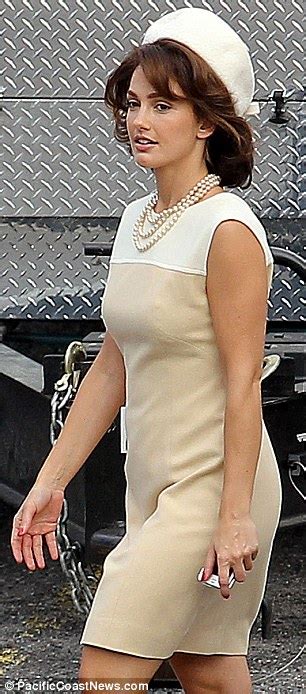 Minka Kelly Looks Just Like The Stylish First Lady On The Set Of The