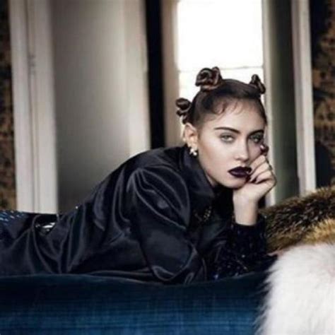 Jude Laws Daughter Iris Makes Modeling Debut
