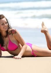 Jessica Jane Clement In Pink Bikini At Beach Hawtcelebs The