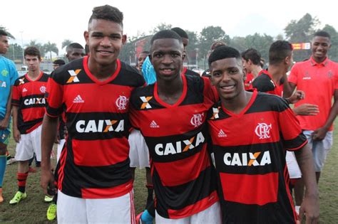 20 (born 12 jul, 2000). Who is Vinicius Junior? Real Madrid's new Brazilian ...