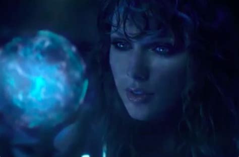Taylor Swift Goes Naked As A Cyborg In Futuristic Teaser For Ready