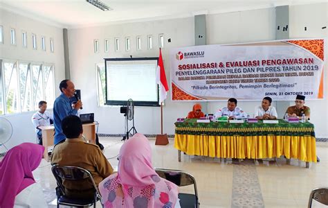 Bawaslu Kutim Gelar Sosialisasi Dan Deklarasi Desa Tanpa Politik Uang