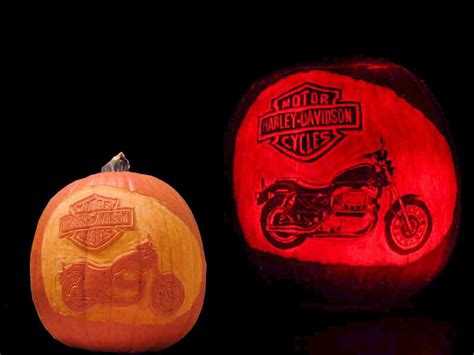 Motoblogn Motorcycle Pumpkin Carvings