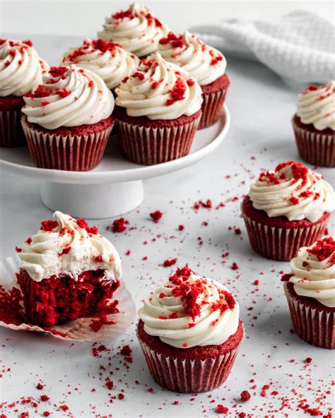 Easy Red Velvet Cupcakes With Cream Cheese Frosting Bonni Bakery