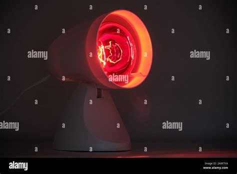 Red Light Therapy Fotos Und Bildmaterial In Hoher Auflösung Alamy