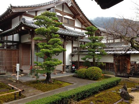 Into A Bamboo Forest Traditional Japanese House Japanese Home