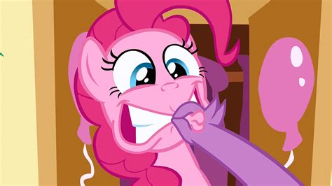 Image Weird Smile S3e11png My Little Pony Friendship Is Magic Wiki