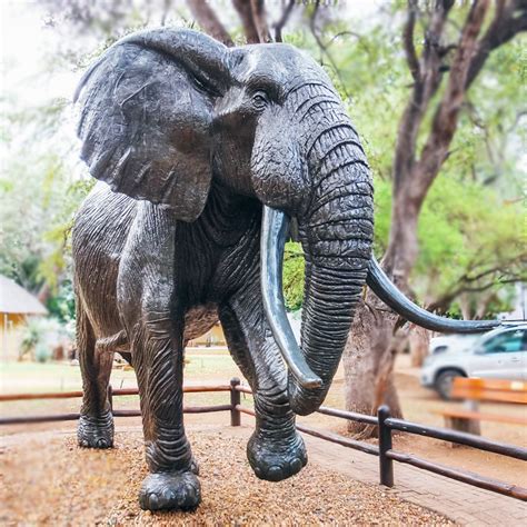 Outdoor Large African Elephant Bronze Statue Animal Sculpture