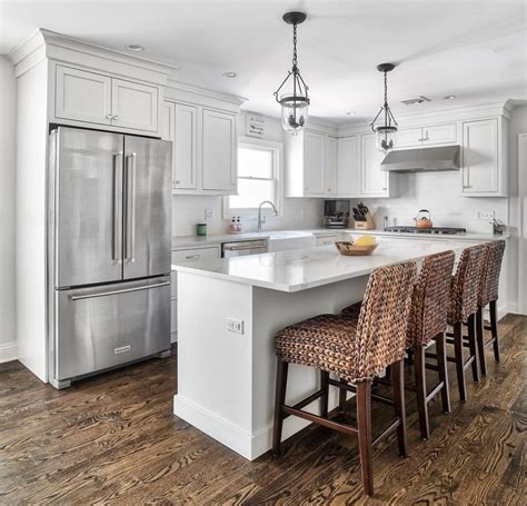 White L Shape Kitchen With Island Kitchen Remodel Small Kitchen