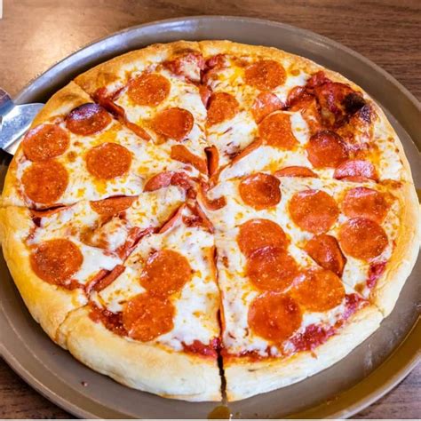 Georgios Pizza Menu Pizza Delivery East Lansing Mi Order Slice