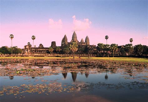 Angkor Wat Wallpapers Top Free Angkor Wat Backgrounds Wallpaperaccess