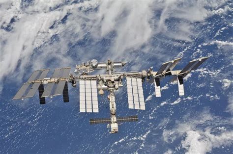 Nasa And Spacex To Offer Civilian Rides To International Space Station