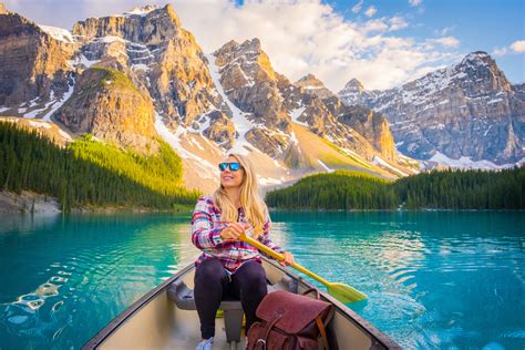 Moraine Lake Canoe Guide Tips And Rental Rates The Banff