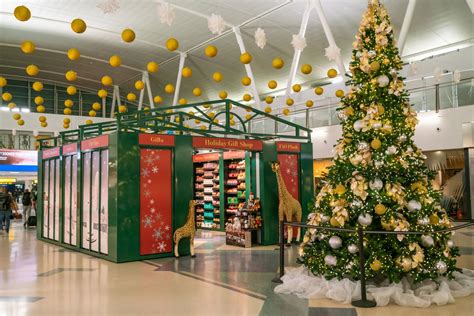Hudson News Holiday Pop Up Shop At Jfk Airport Opto