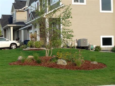 See exciting front yard landscaping ideas and photos from an award winning designer. 10 Top Landscaping Tips From the Pros
