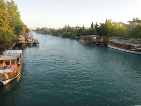 Manavgat is a town and district of the antalya province in turkey, 75 km from the city of antalya. Манавгат - город и водопад, общая и практическая информация