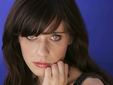Hollywood Zooey Deschanel Bio Pics And Wallpapers