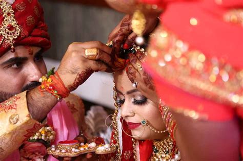 मंदिर में भरें माँग में सिंदूर विवाह संस्कार के लिए भारत के 6 बेहतरीन मंदिर tripoto