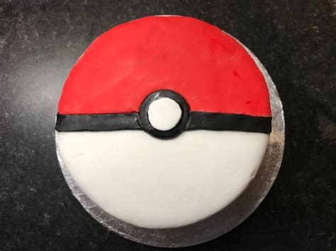 How To Make A Pokemon Pokeball Birthday Cake Hodgepodgedays