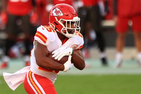 Clyde Edwards-Helaire injury update: How to handle the Chiefs RB vs. Broncos in Week 13 