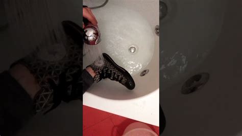 Wetlook Aurora Fully Clothed In Bathtub With Converse 1 2 Youtube