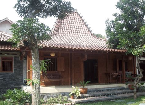 Rumah adat baduy ini sendiri terkenal dengan kesederhanaan, dan dibangun berdasarkan naluri manusia yang ingin mendapatkan perlindungan dan kenyamanan. Rumah Adat Jawa Timur Joglo Situbondo - Rumah Joglo ...