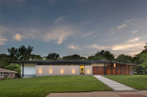 The Homestead Residence In Kansas Gives Nod To Mid Century Modern Design