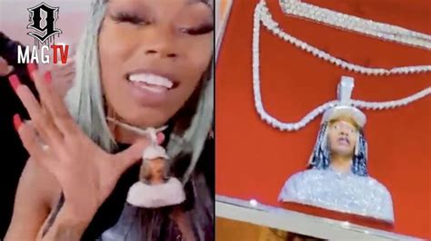 Asian Doll Gets Custom Diamond King Von Chain 🙏🏽 Youtube Asian Doll Vons Lil Durk