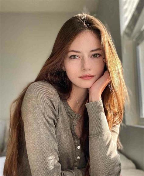 10 Transformations Of Mackenzie Foy A Daughter Of Bella In Twilight