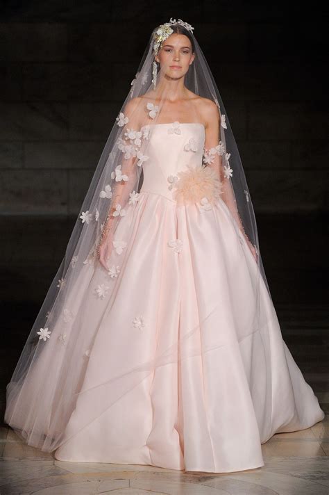 Hier ist die sammlung von herbst brautkleider 2013 von reem acra! Reem Acra celebration bridal | Pinkfarbene ...