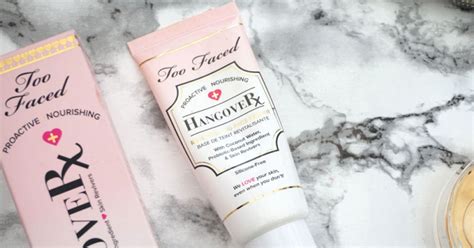 Berbeda dengan kebanyakan masker untuk kulit kering, harlette mendesain produk ini dalam bentuk sleeping mask. Primer untuk Kulit Kering, Penting Nggak? - Female Daily
