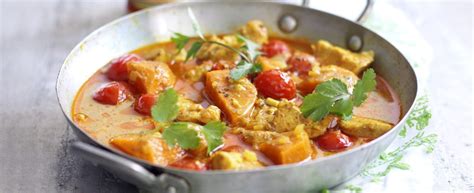 Best curry recipes | Easy chicken recipes, Curry recipes, Chicken recipes under 500 calories