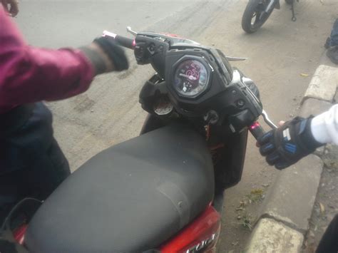 Namun pada dasarnya baik itu mobil pribadi ataupun mobil pengangkut seperti truk pun masih dibedakan lagi. Kumpulan Gambar Motor Rusak Akibat Kecelakaan - Dunia ...