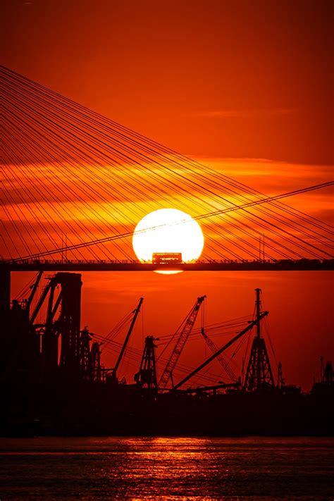 Ride into the sunset : r/HongKong