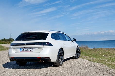 Production of the 508 began in october 2010, as a replacement for the 407 and 607, for which no direct replacement was scheduled. TEST: En billig omgang strøm i Peugeot 508 SW Hybrid ...